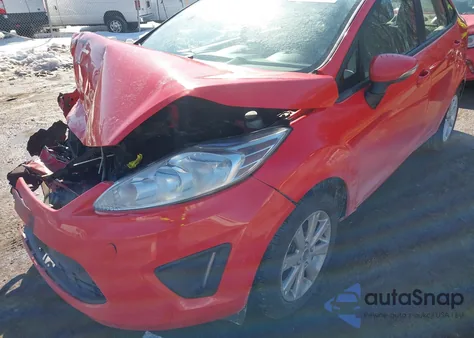 2013 Ford Fiesta Se z USA, uszkodzony, nr VIN 3FADP4BJ6DM142422